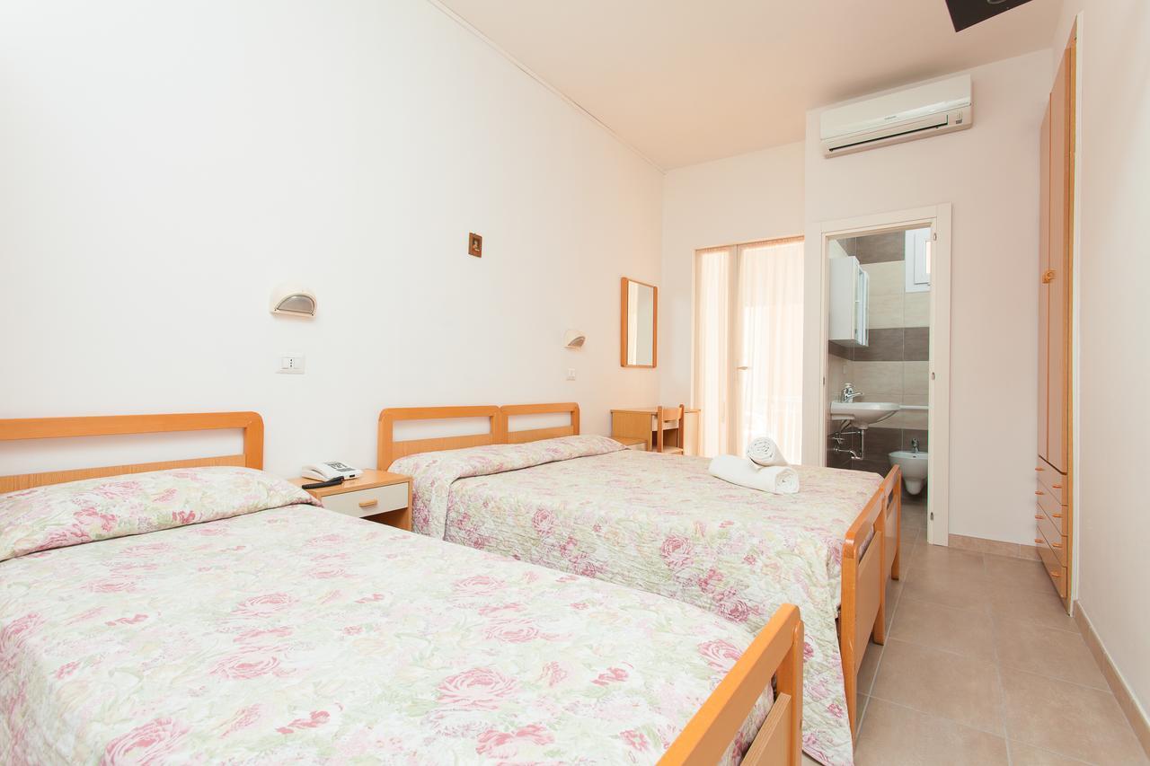 Hotel Benvenuti Gatteo a Mare Kültér fotó